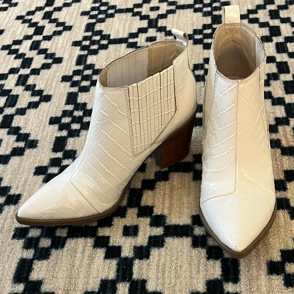Marc Fisher White Croc Booties 7.5